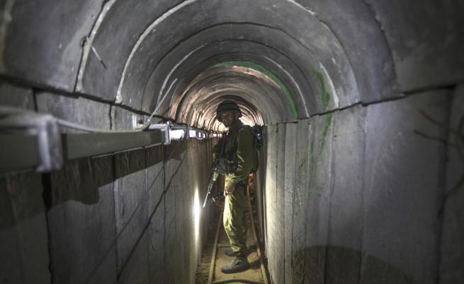 Израел показа тунелите под болница в Газа (ВИДЕО)