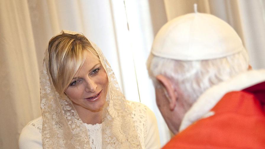 Il privilegio del bianco: Седемте жени, които имат право да носят бяло пред папата