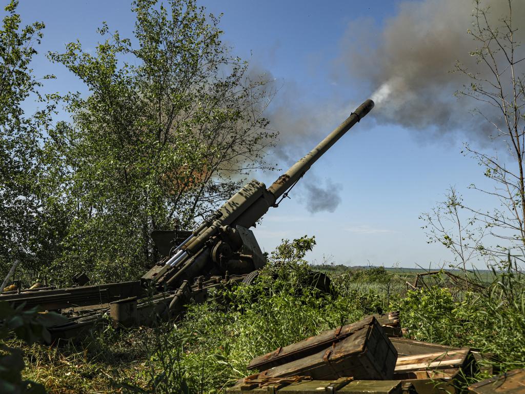 Руските войски засилват атаките си срещу ключовия град Авдеевка съобщи