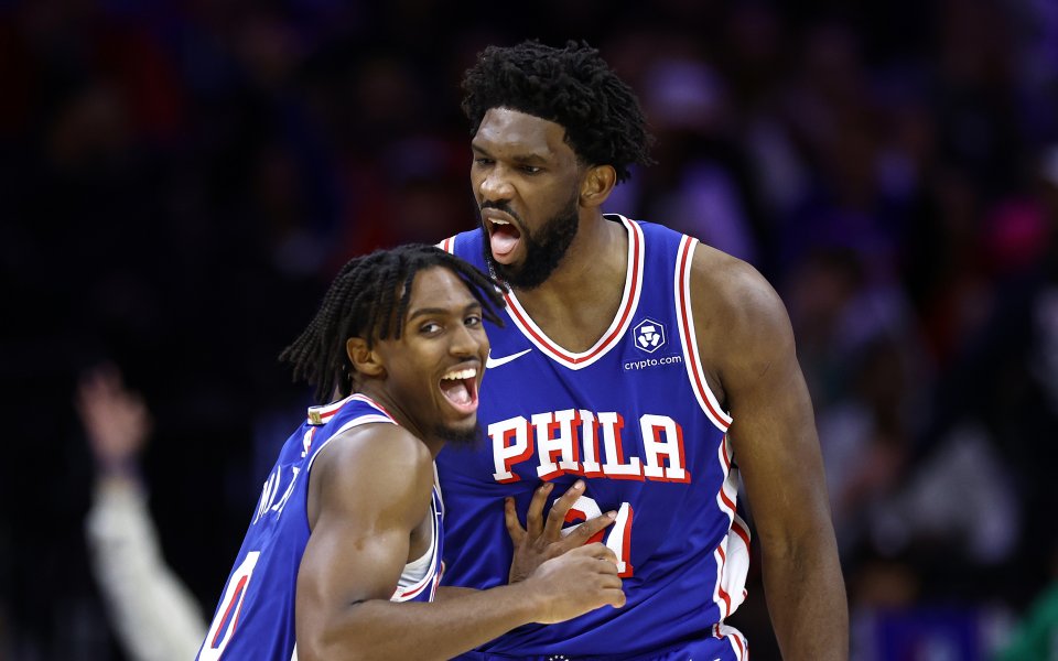 Джоел Ембийд вкара 33 точки и направи 16 борби, а