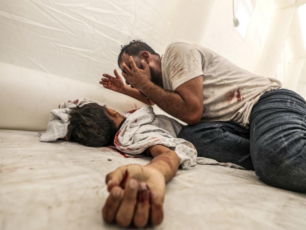 Ахмад ал Гуфери пропуска бомбата която унищожава семейството му  Когато 103 ма роднини
