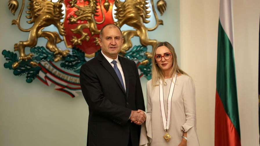 Президентът удостои с орден „Мадарски конник“ посланика на Албания Доника Ходжа