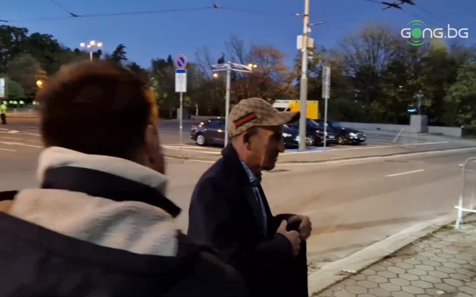 Вицепрезидентът на Футболната централа - Йордан Лечков, пристигна на стадион