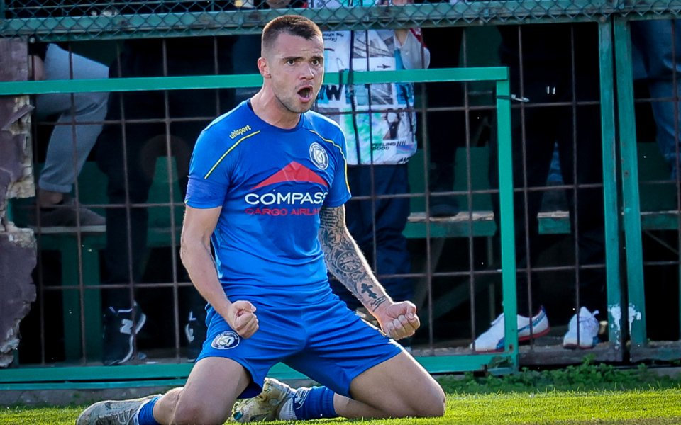 Голмайсторът на Крумовград – Александър Колев, е привлякъл интереса на