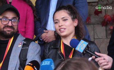 Пристигането на златните момичета в България