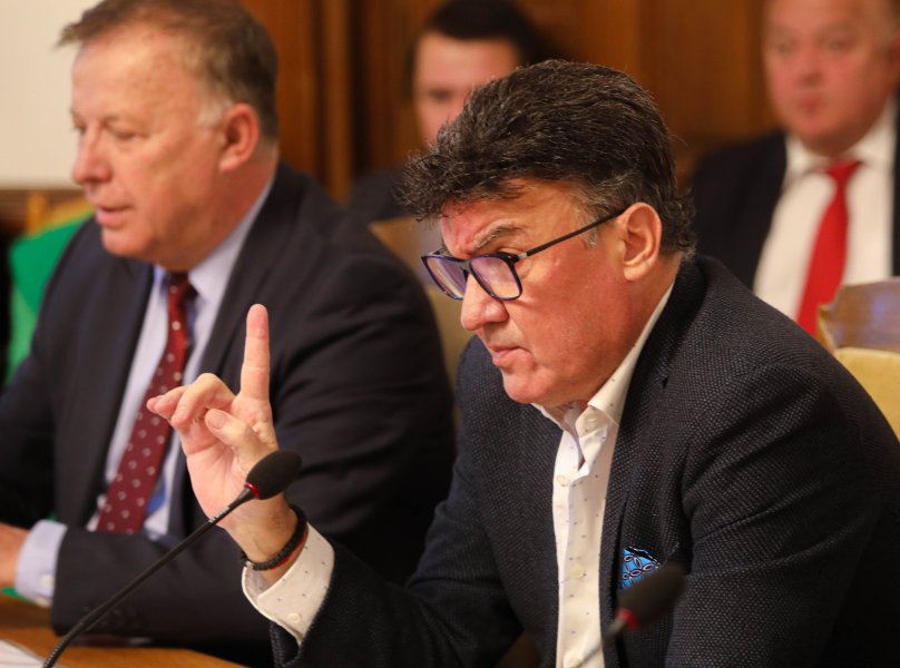 Изслушване на Борислав Михайлов в Парламента1