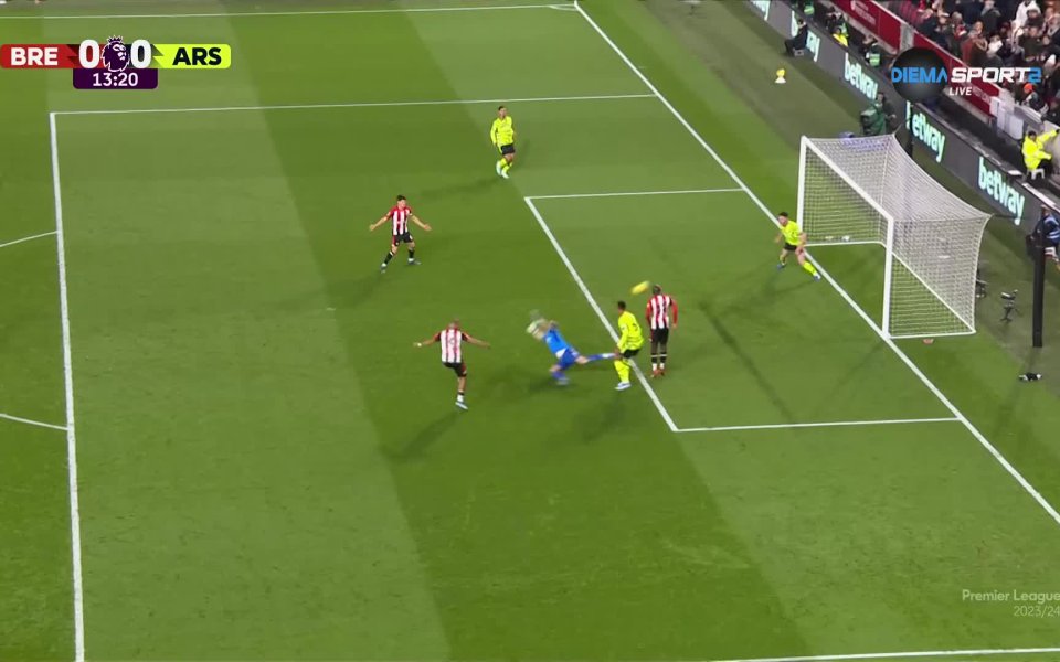 В 13-ата минута на срещата между Брентфорд и Арсенал - Аарън