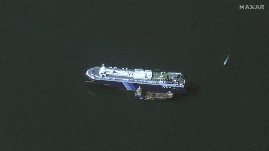 <p>Появиха се нови сателитни снимки на похитения кораб&nbsp;с българи на борда</p>