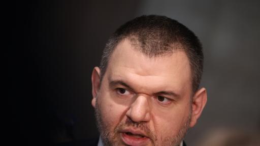 Пеевски: Петков молеше и скимтеше да го заведа при Борисов