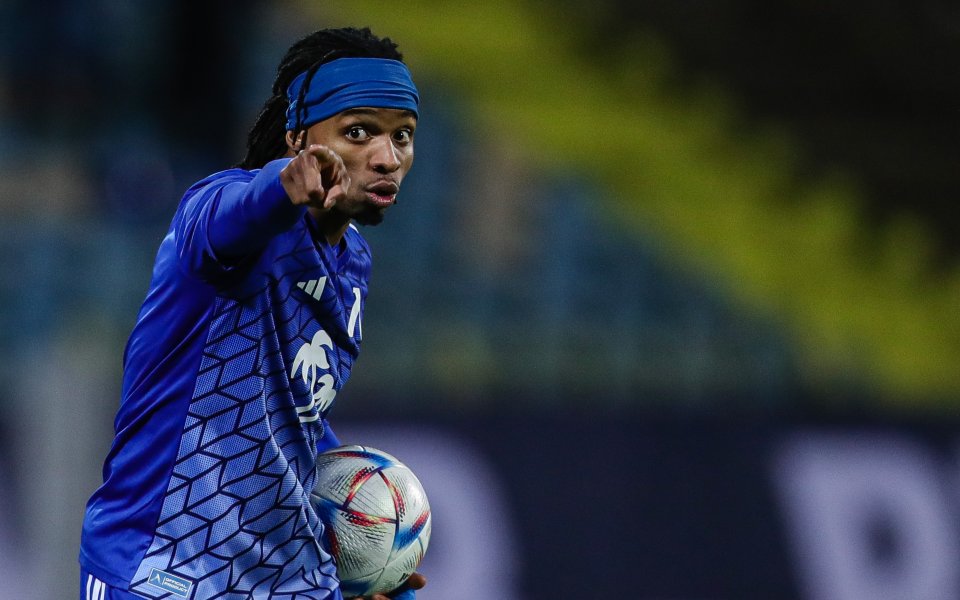 Отказът на Жереми Петрис и Андриан Краев да преподпишат договорите