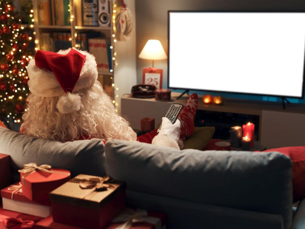 Коледният сезон естествено ни създава настроение за уют около телевизора