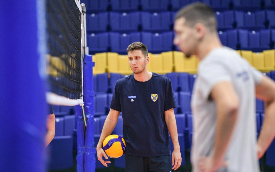 Ръководството на волейболния Хебър Пазарджик съобщи, че продължи участието си