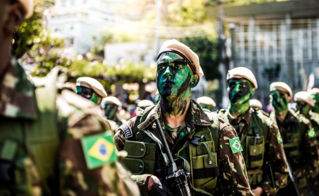 Бразилия прати армията към границата с Венецуела
