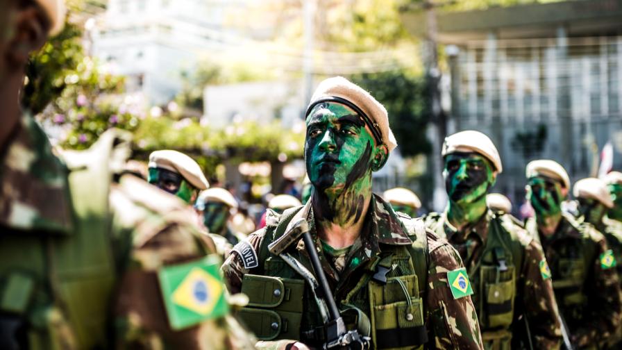 Бразилия прати армията към границата с Венецуела