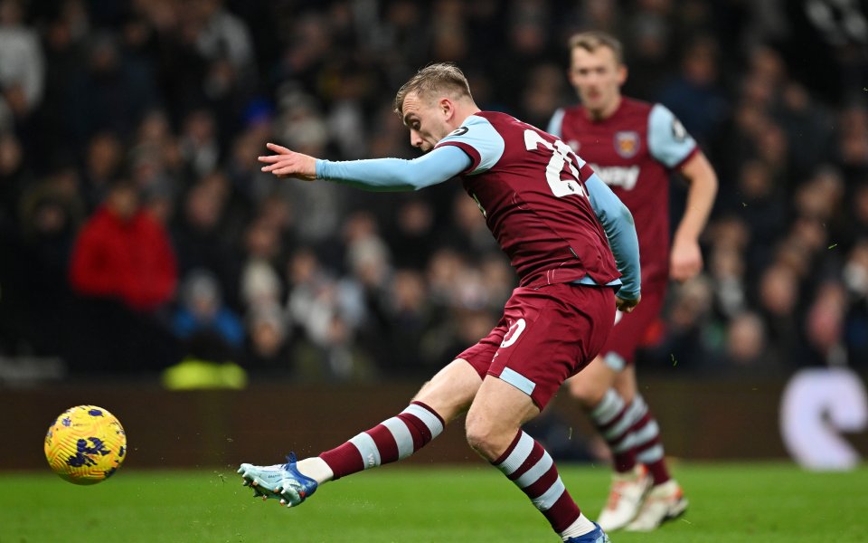 Отборът на Уест Хем все още се бори с вирусно