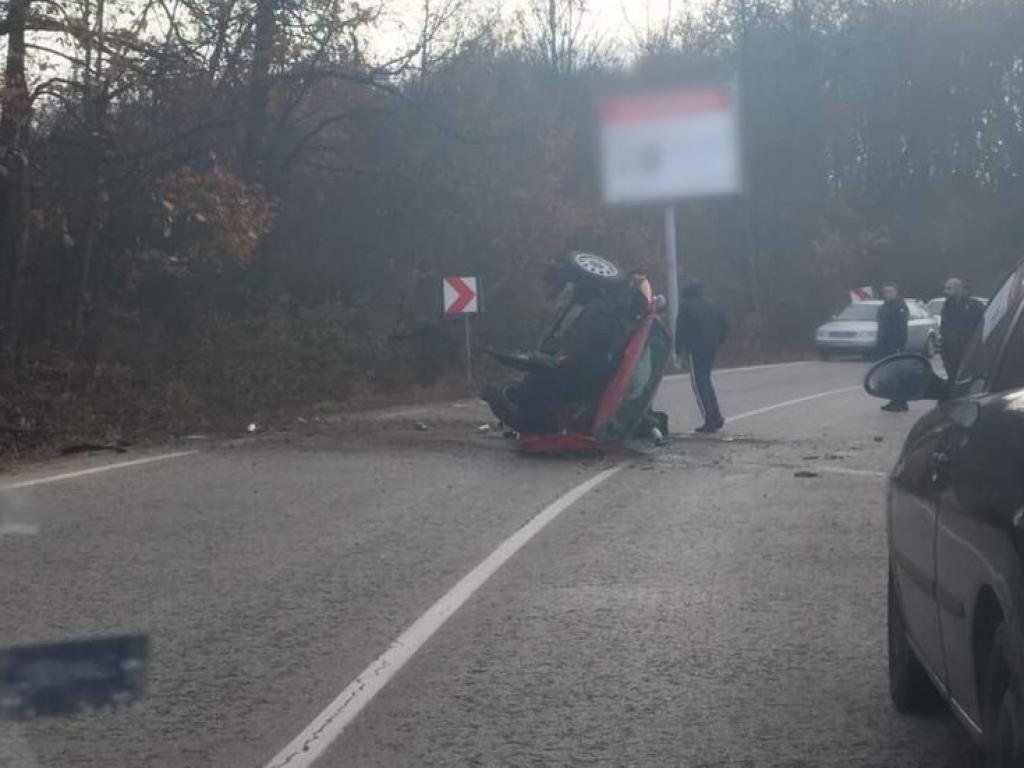 Лек автомобил е катастрофирал край село Донино област Габрово Инцидентът