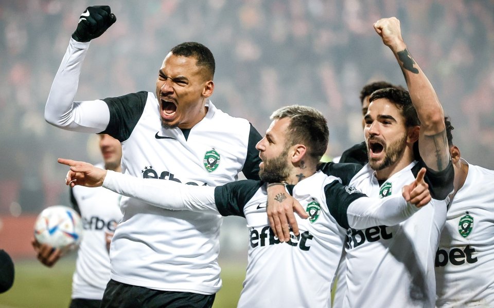 Мъжки момчета с шампионско ДНК. Така се брани емблемата на