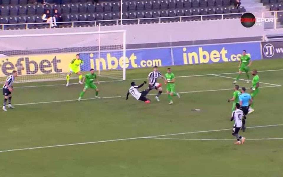 На страхотен гол станаха свидетели зрителите в Пловдив по време