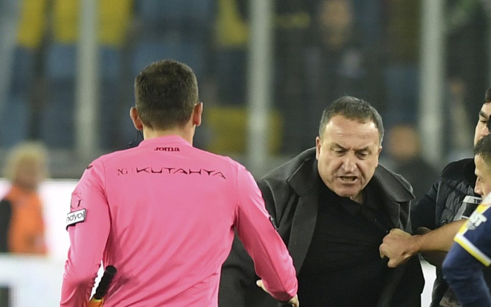 Фарук Коджа подаде оставка от поста президент на турския футболен