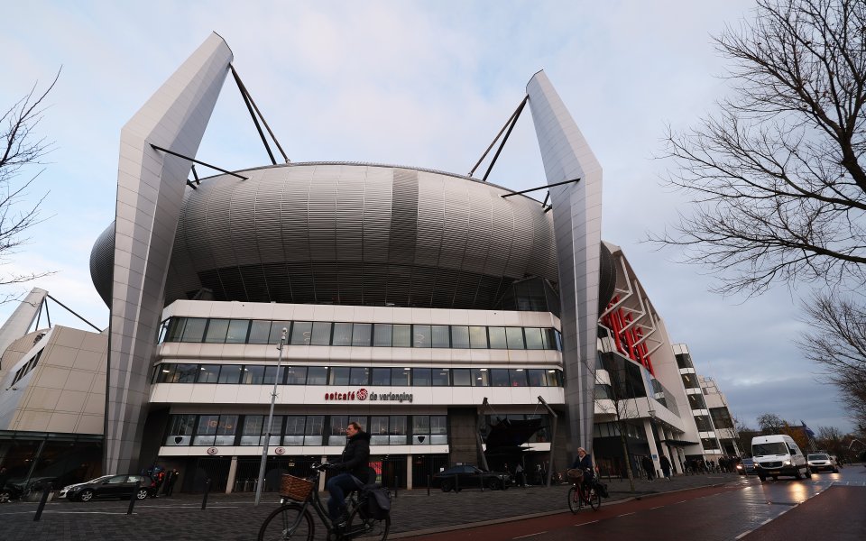 ПСВ Айндховен посреща Арсенал в мач от последния кръг на