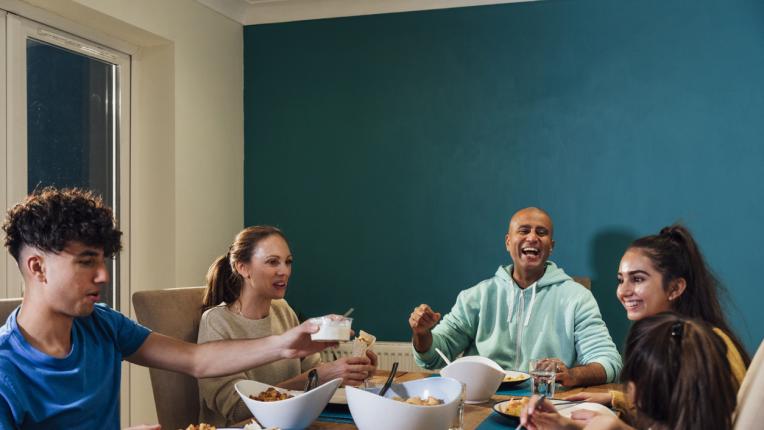  7 сигурни метода да накарате родителите му да ви харесват 