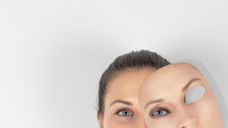  Тези 4 зодии са привикнали да крият същинското си лице 