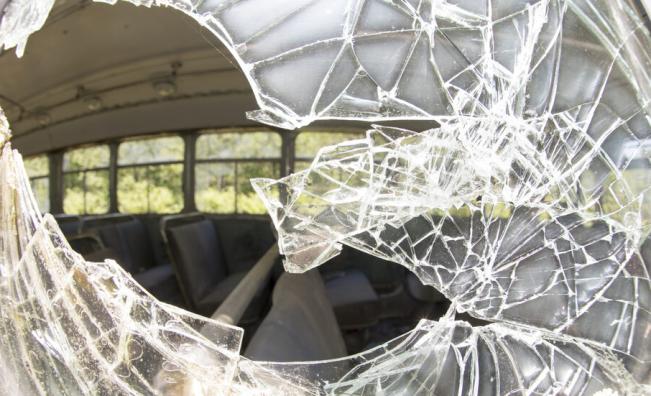 Aвтобус с израелски туристи катастрофира във Франция, загина момиче