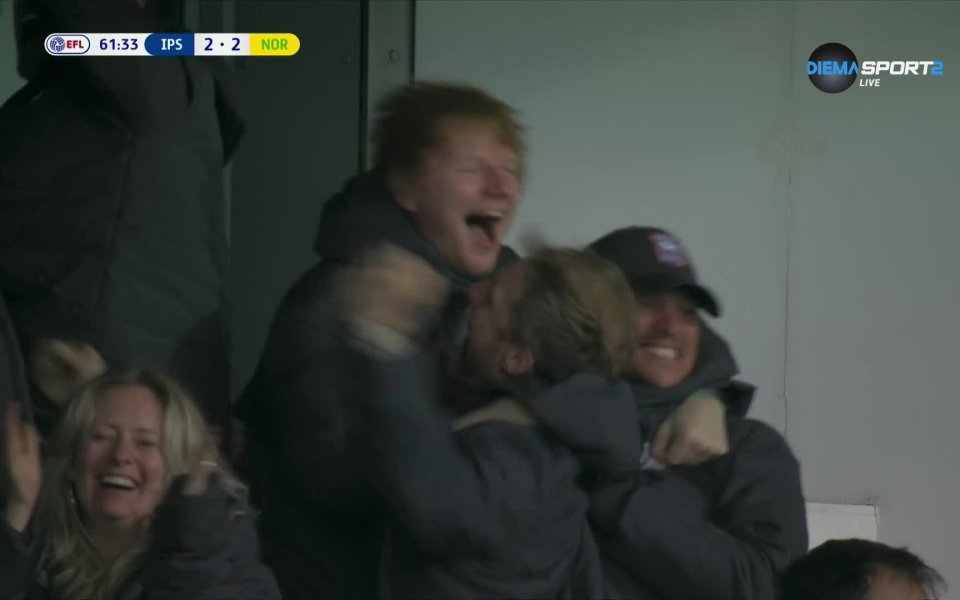 Испуич и Норич правят страхотен мач в първа среща от