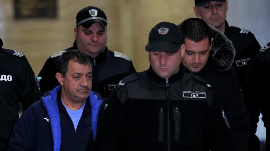 Иван Иванов излиза под гаранция, а синът му остава в ареста