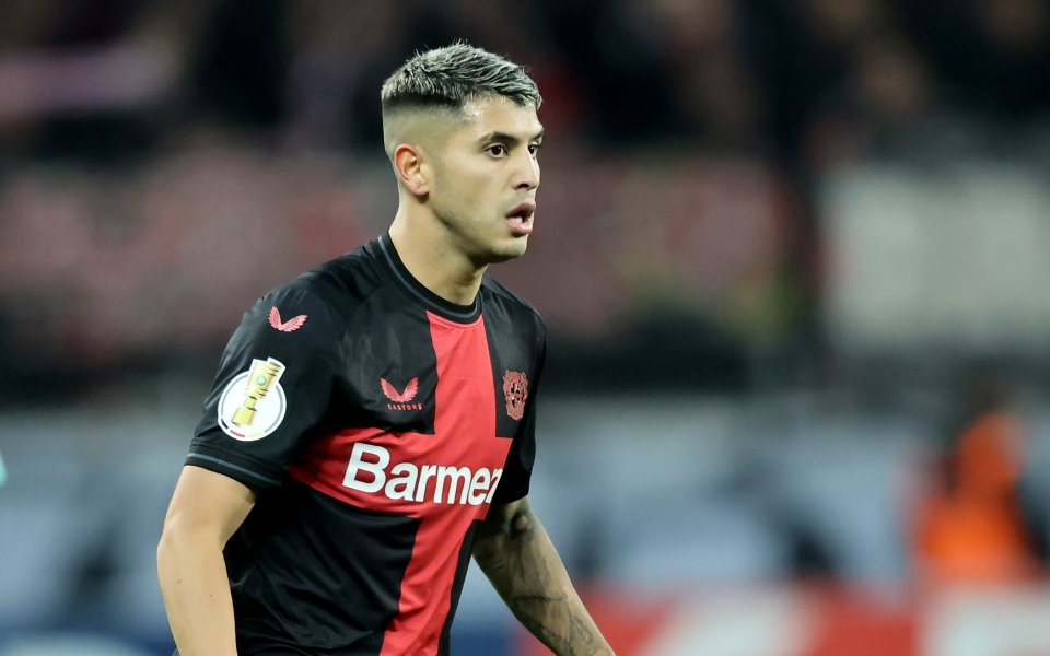 Във финала за трофея на шампионите между Ривър Плейт и