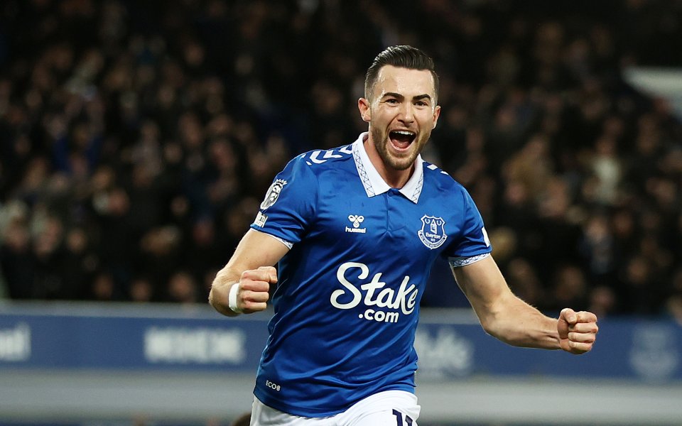 Евертън и Манчестър Сити играят при резултат 1:0 в двубой от 19-я