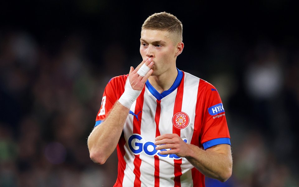 Нападателят на Жирона - Артьом Довбик, е трансферна цел на