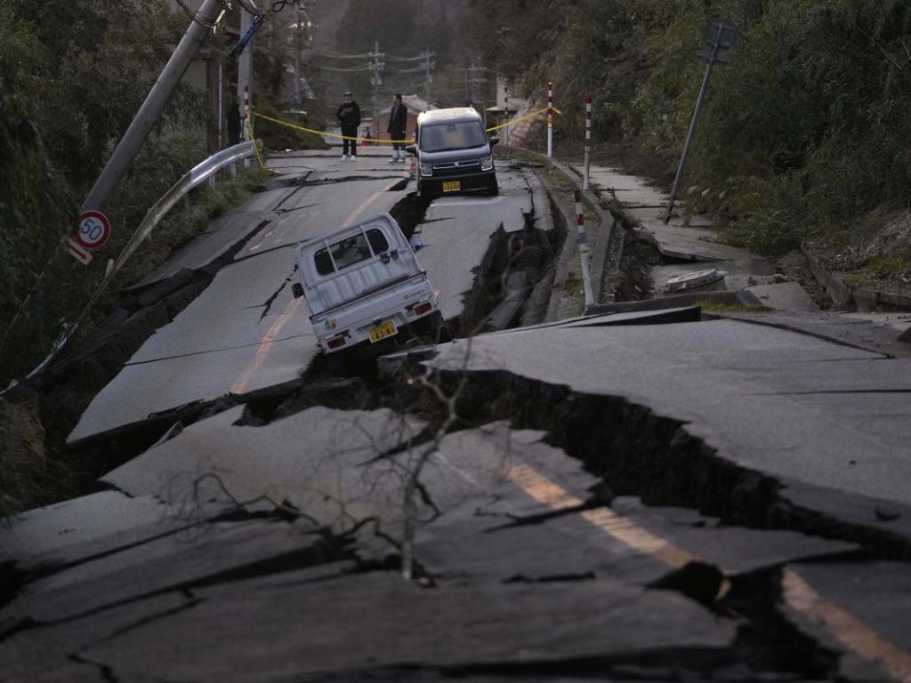 Мощно земетресение разтърси Западна Япония в първия ден от новата