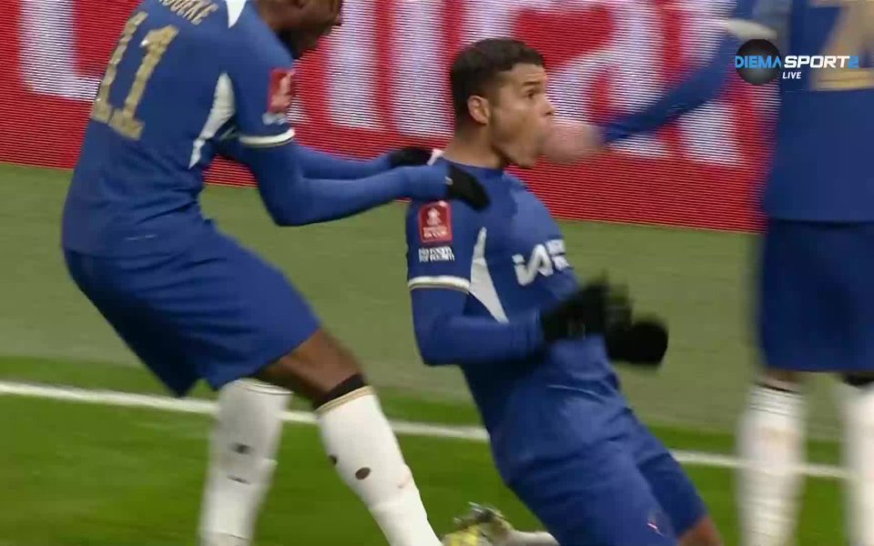 Бразилският централен защитник Тиаго Силва удвои преднината на Челси срещу