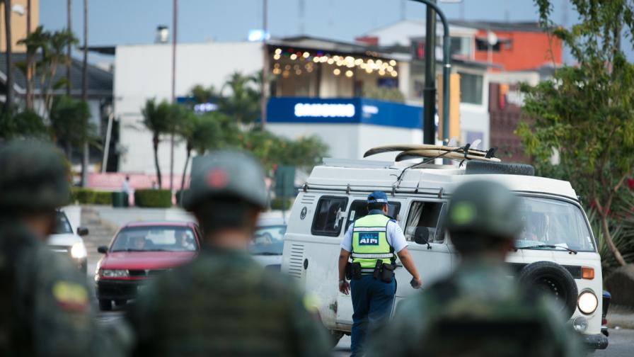 Стрелба в ефир, въоръжени мъже в телевизия в Еквадор