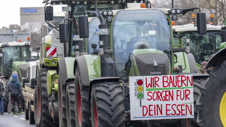 Напрежение в Берлин: Хиляди фермери блокираха трафика в знак на протест