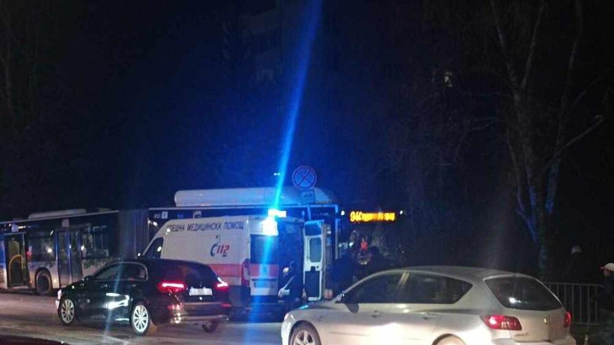 Четирима пострадали при катастрофа с автобус в София