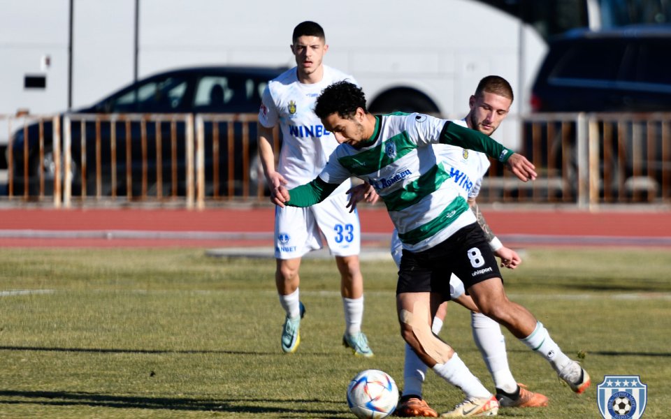 Черно море записа победа с 2:0 срещу Черноморец Бургас във