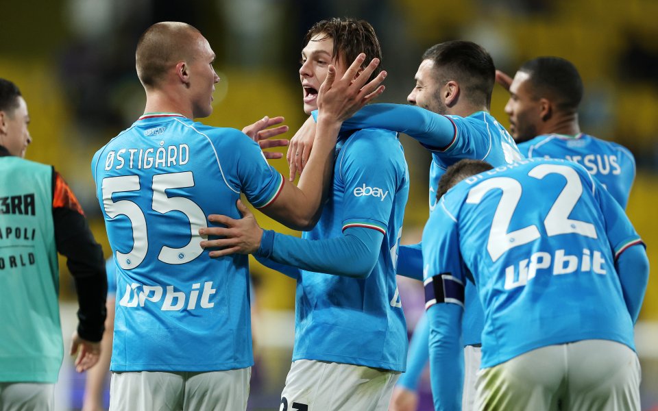 Наполи победи с 3:0 Фиорентина в полуфинал за Суперкупата на