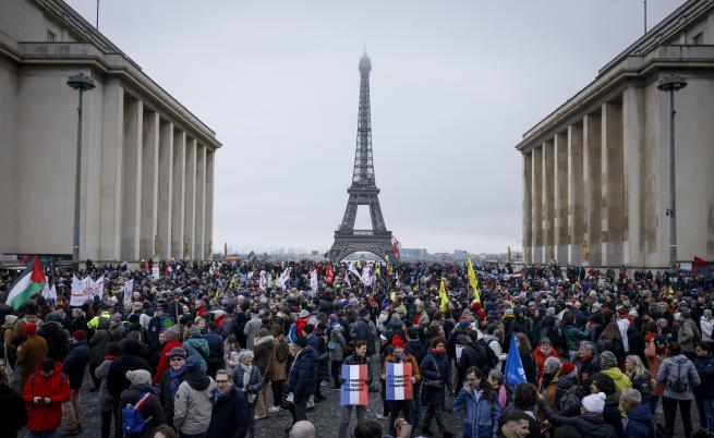 Десетки хиляди протестираха срещу нов закон за имиграцията във Франция (ВИДЕО/СНИМКИ)