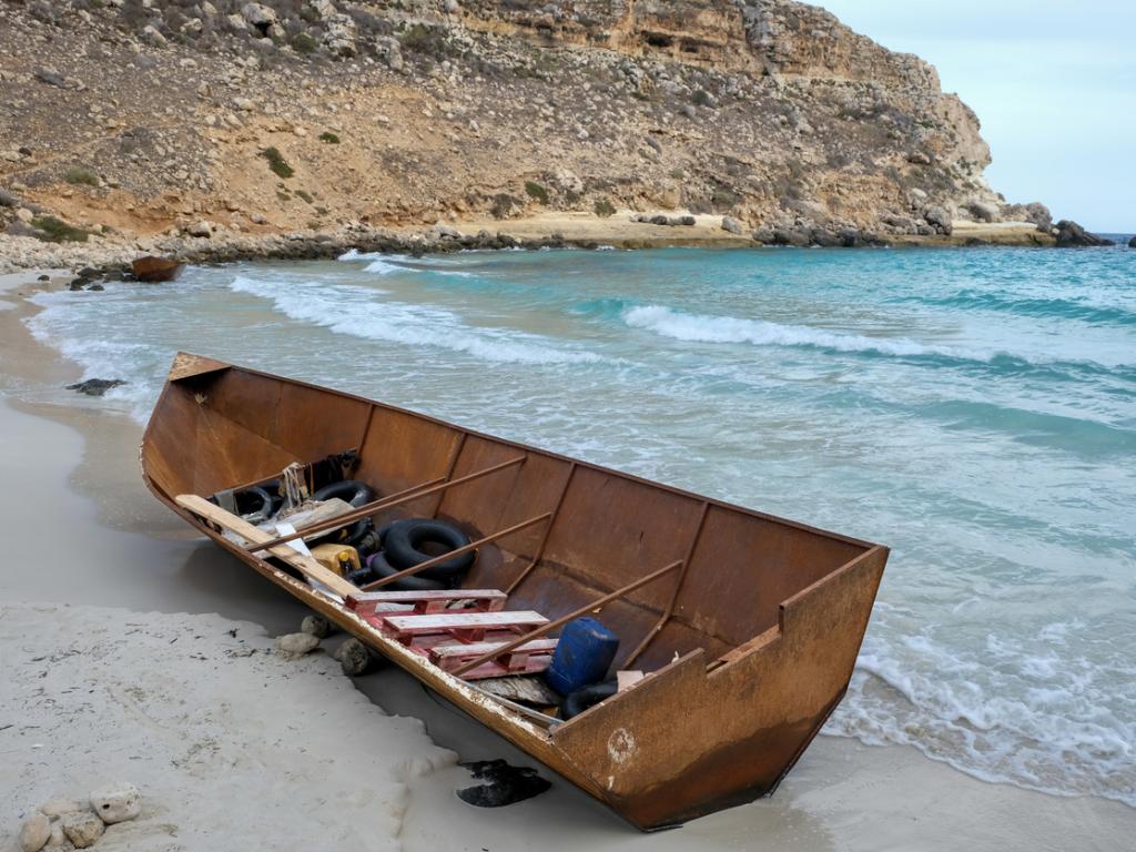 Шест тела са открити на плажове в средиземноморския турски окръг