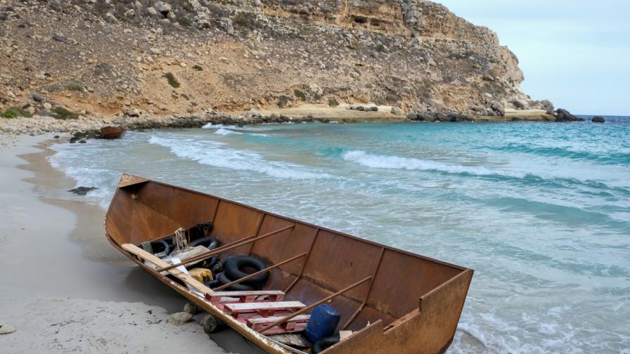 Тела на мигранти изплуваха на плажове в турски курорти