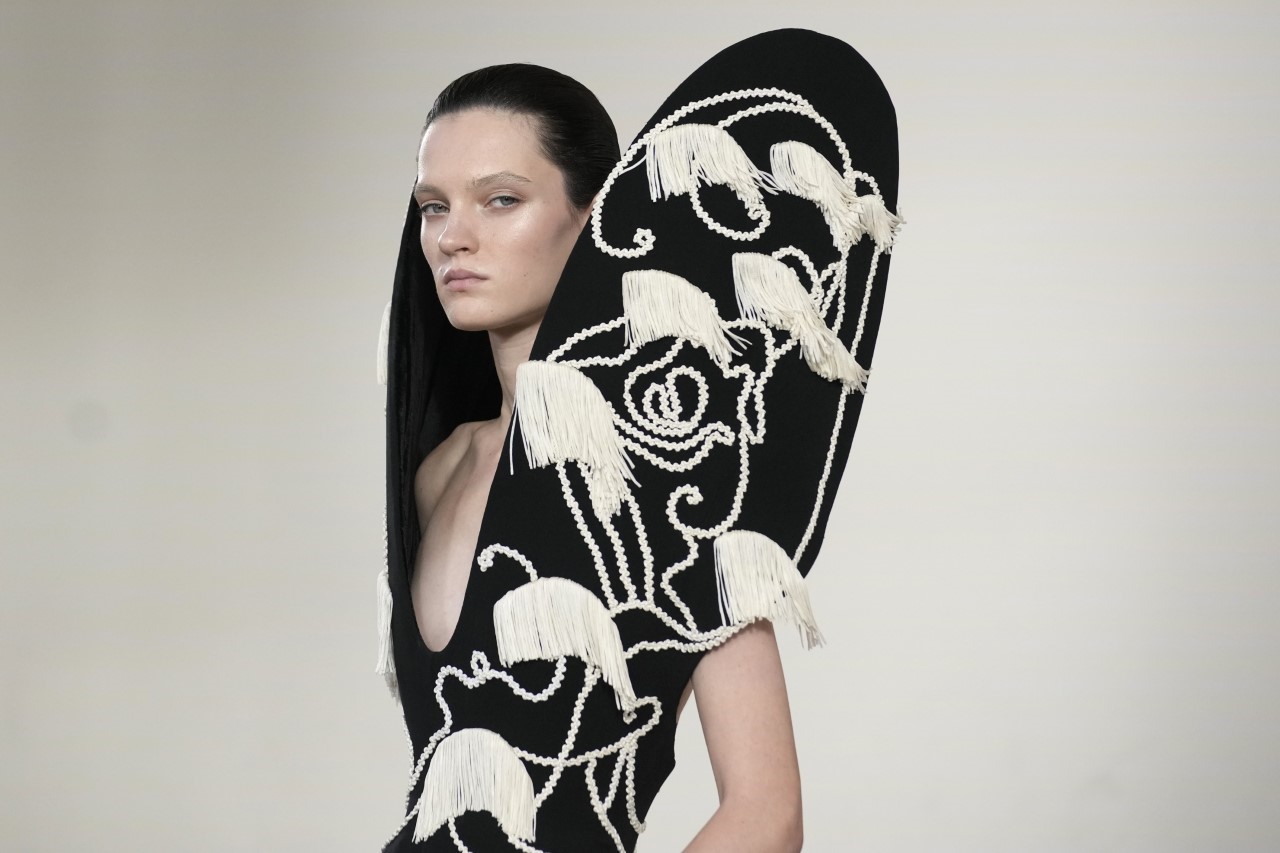 <p>Колекцията Haute Couture пролет-лято 2024 на Schiaparelli бе представена в Париж.</p>