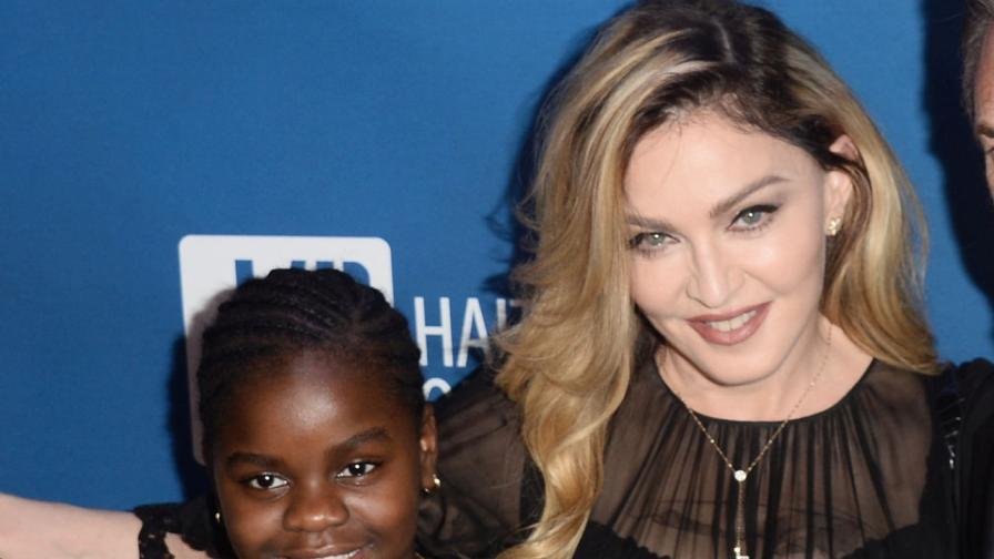 "Това е моето момиче!": Мадона празнува рождения ден на дъщеря си на сцената