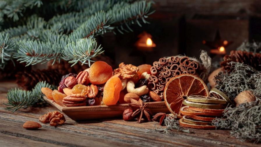 Сушените плодове: Вкусни и полезни за здравето ви, особено през зимата