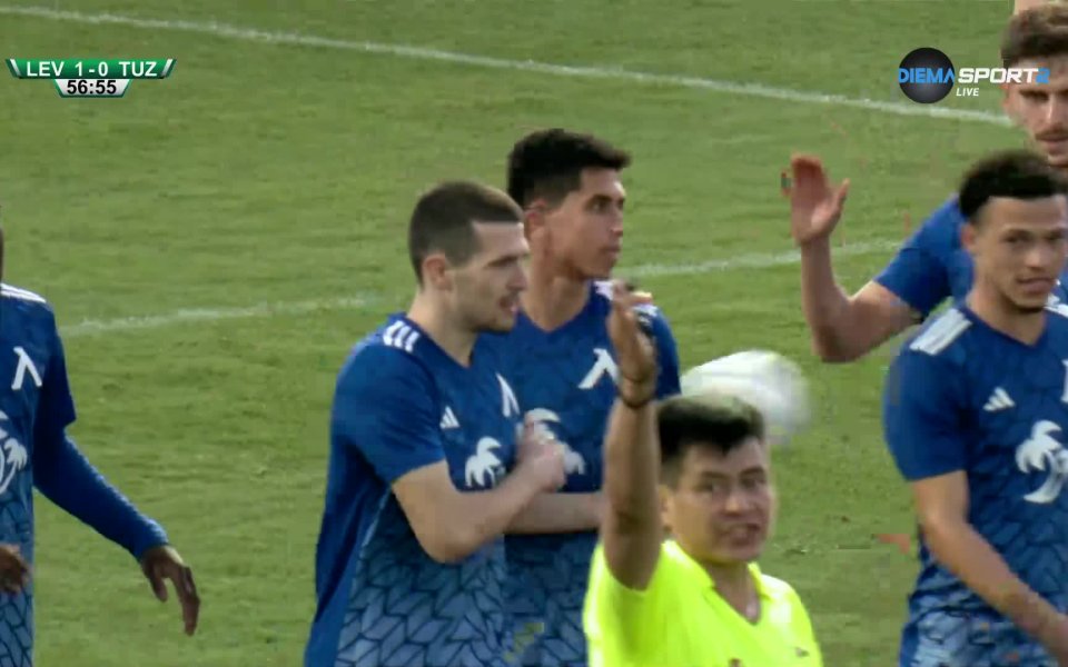 Отборът на Левски вече води с 2:0 на босненския Тузла.