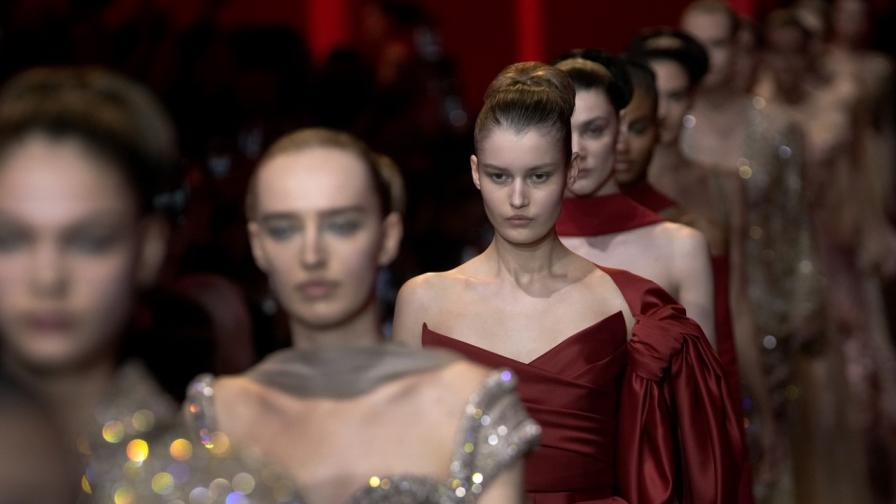Големите модни къщи стъпиха предпазливо на подиума на Седмицата на модата в Париж