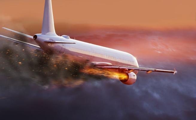 Самолет избухна в пламъци и взе живота на петима (ВИДЕО)