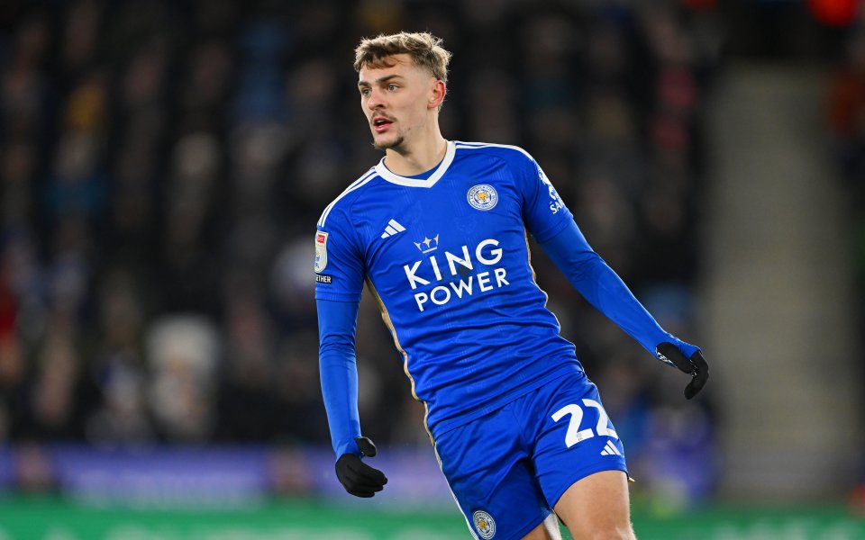 Брайтън и Хоув Албиън преговаря с Лестър Сити за привличането