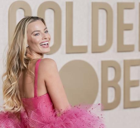 Холивудската звезда Марго Роби продължава да печели сърца по целия